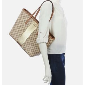 Jet set gold stripe tote